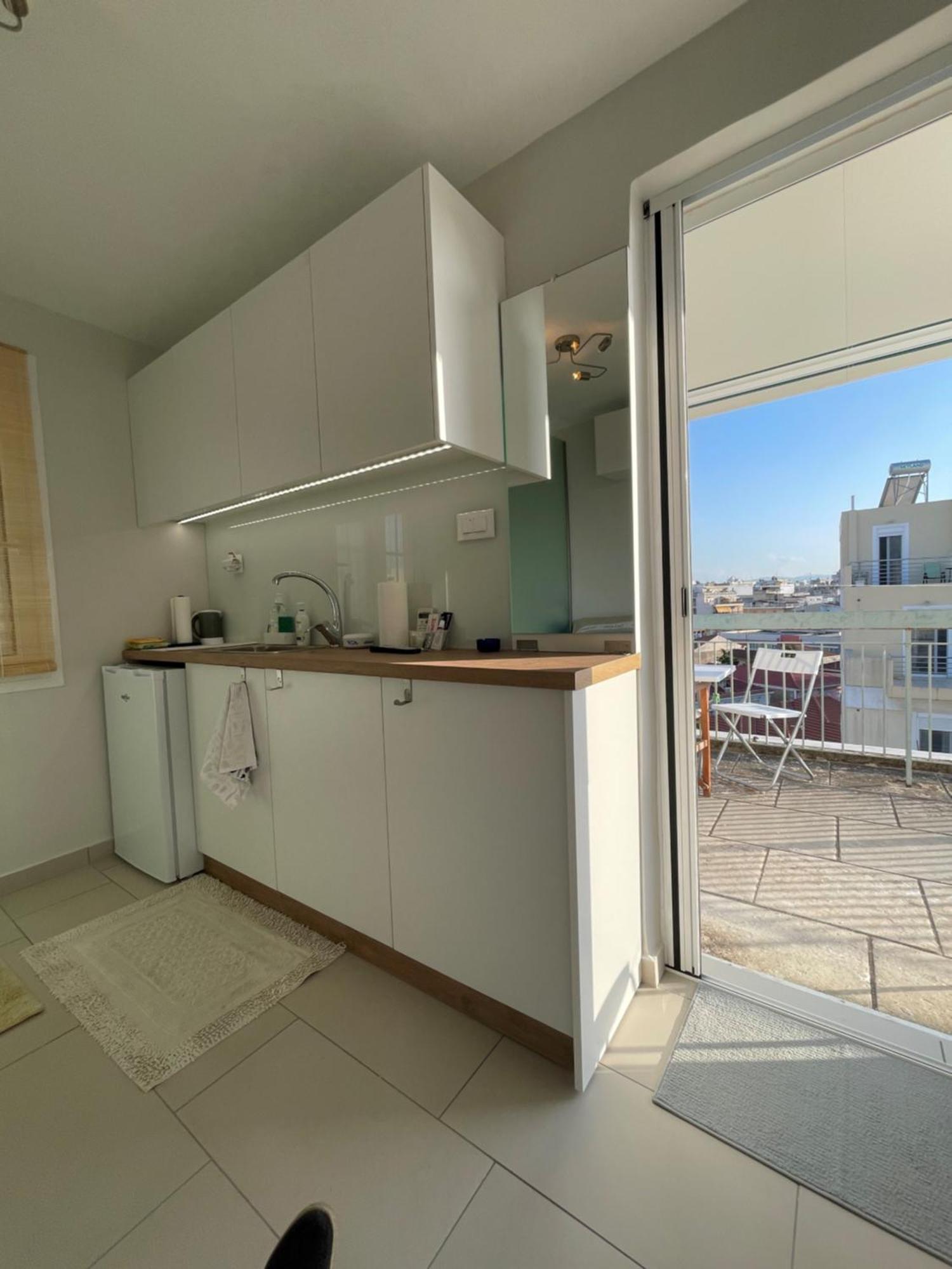 Roof Apartment *